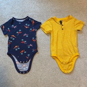Old Navy toddler 18-24 month short sleeve baby onesies kids bodysuit